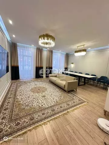 4-комнатная квартира, этаж 4 из 9, 125 м²