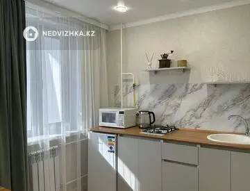 1-комнатная квартира, этаж 4 из 5, 30 м², по часам