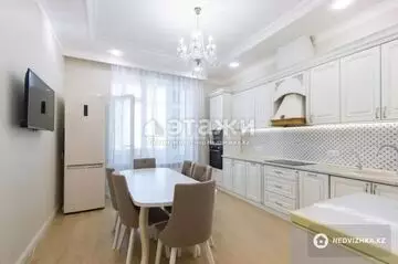 3-комнатная квартира, этаж 8 из 9, 97 м²