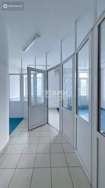 300 м², 11-комнатная квартира, этаж 3 из 3, 300 м², изображение - 25