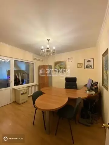 3-комнатная квартира, этаж 1 из 9, 72 м²