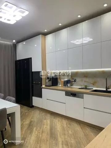 4-комнатная квартира, этаж 8 из 16, 104 м²