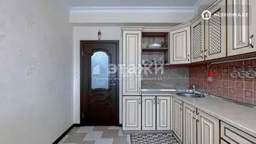 3-комнатная квартира, этаж 12 из 12, 100 м²