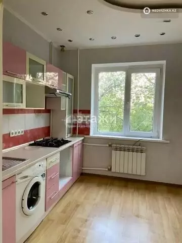 1-комнатная квартира, этаж 3 из 9, 38 м²