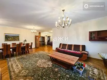 4-комнатная квартира, этаж 5 из 16, 160 м², на длительный срок