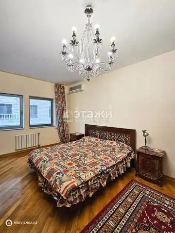 4-комнатная квартира, этаж 5 из 16, 160 м², на длительный срок