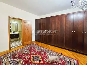 4-комнатная квартира, этаж 5 из 16, 160 м², на длительный срок