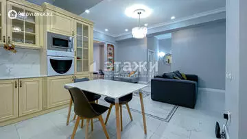 3-комнатная квартира, этаж 7 из 10, 93 м², на длительный срок