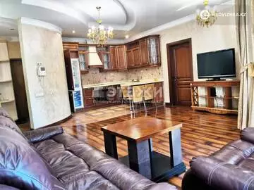 3-комнатная квартира, этаж 3 из 16, 90 м², на длительный срок