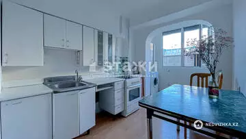 3-комнатная квартира, этаж 3 из 7, 65 м², на длительный срок