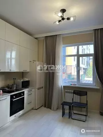 2-комнатная квартира, этаж 1 из 13, 70 м², на длительный срок