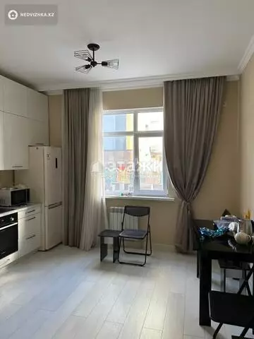 2-комнатная квартира, этаж 1 из 13, 70 м², на длительный срок