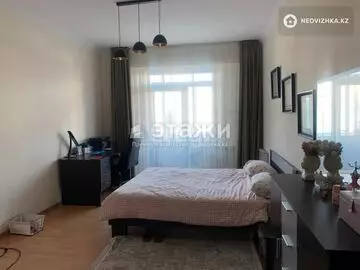 2-комнатная квартира, этаж 8 из 15, 80 м², на длительный срок