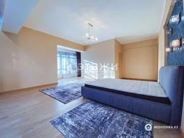 5-комнатная квартира, этаж 1 из 4, 222 м², на длительный срок