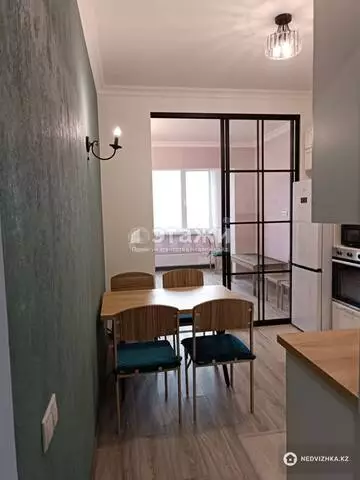 2-комнатная квартира, этаж 12 из 20, 67 м², на длительный срок