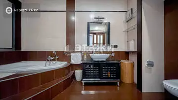 2-комнатная квартира, этаж 8 из 13, 75 м², на длительный срок