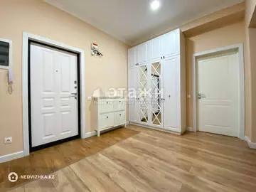 3-комнатная квартира, этаж 7 из 10, 160 м², на длительный срок