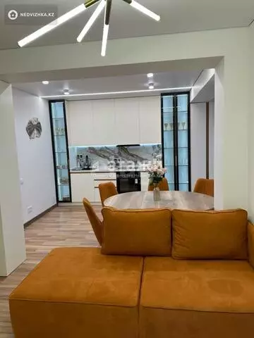 1-комнатная квартира, этаж 10 из 12, 52 м², на длительный срок