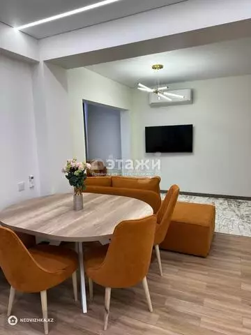1-комнатная квартира, этаж 10 из 12, 52 м², на длительный срок