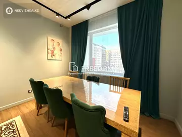 3-комнатная квартира, этаж 4 из 9, 129 м²