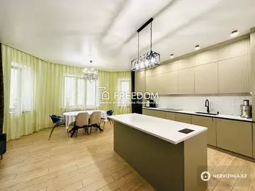 226 м², 4-комнатная квартира, этаж 2 из 4, 226 м², изображение - 1