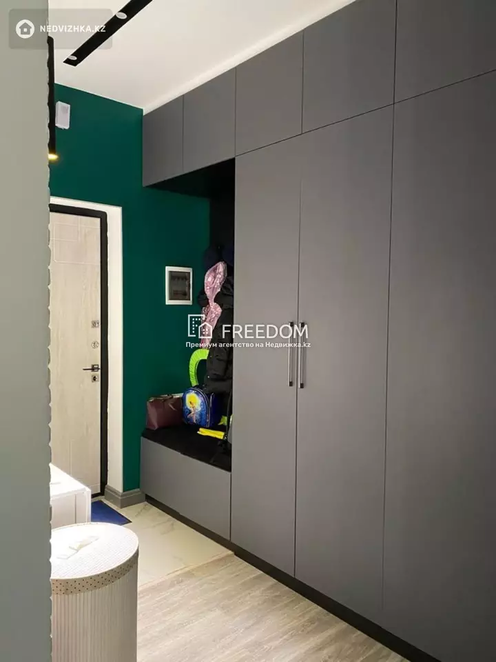 70.4 м², 3-комнатная квартира, этаж 3 из 18, 70 м², изображение - 1