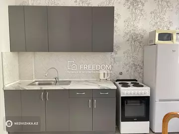 1-комнатная квартира, этаж 3 из 9, 44 м²