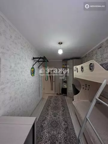 3-комнатная квартира, этаж 4 из 6, 57 м²