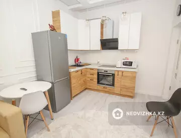 2-комнатная квартира, этаж 8 из 12, 50 м²