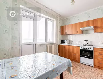 1-комнатная квартира, этаж 11 из 13, 42 м²