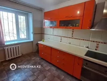 3-комнатная квартира, этаж 2 из 5, 64 м²