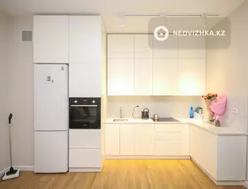 2-комнатная квартира, этаж 8 из 17, 52 м²