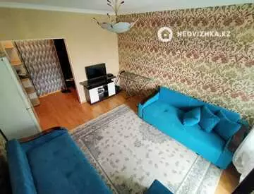 1-комнатная квартира, этаж 8 из 8, 42 м²