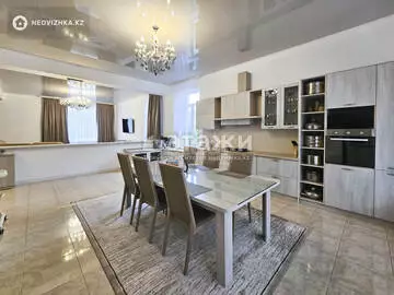 5-комнатный дом, 11 соток, 320 м²