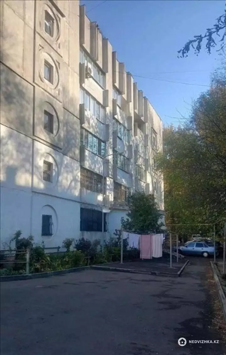 Продажа 1-комнатной квартиры - #62W3: этаж 2 из 5, 44 м² в Алматы,  Ауэзовский р-н, Жандосова 184в за 28000000 - Недвижка.kz