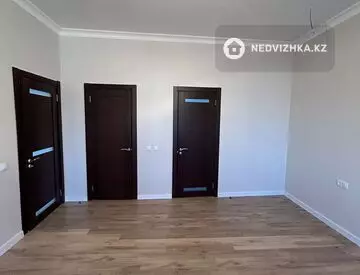 4-комнатная квартира, этаж 5 из 10, 176 м²