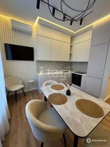 3-комнатная квартира, этаж 14 из 21, 70 м², на длительный срок