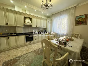 3-комнатная квартира, этаж 1 из 6, 130 м²