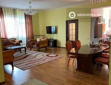 3-комнатная квартира, этаж 2 из 13, 131 м²