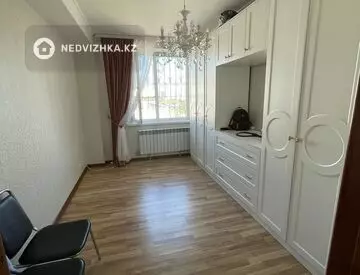 3-комнатная квартира, этаж 3 из 9, 111 м²