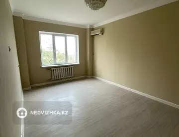 3-комнатная квартира, этаж 4 из 5, 70 м²