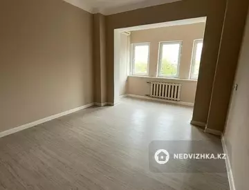 3-комнатная квартира, этаж 4 из 5, 70 м²