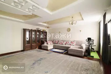 5-комнатная квартира, этаж 9 из 13, 188 м²