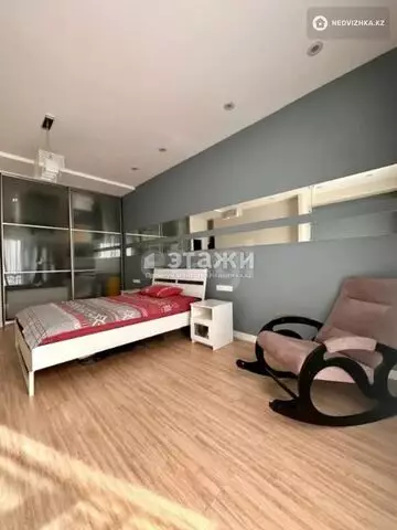 3-комнатная квартира, этаж 3 из 21, 105 м², на длительный срок