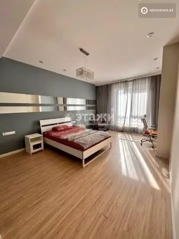 3-комнатная квартира, этаж 3 из 21, 105 м², на длительный срок