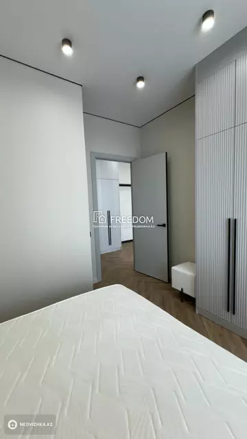 2-комнатная квартира, этаж 18 из 18, 43 м²