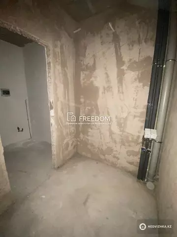1-комнатная квартира, этаж 2 из 12, 43 м²