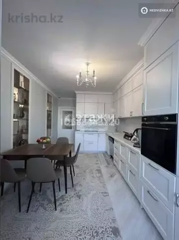 5-комнатная квартира, этаж 3 из 8, 150 м²