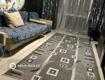 2-комнатная квартира, этаж 4 из 5, 48 м², посуточно