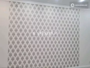 1-комнатная квартира, этаж 4 из 10, 37 м²